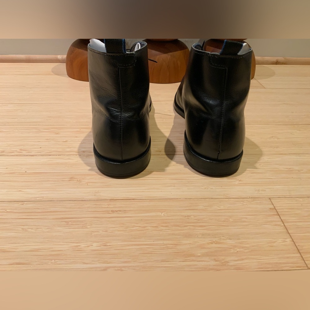 Allen Edmonds - Picture 4 of 6